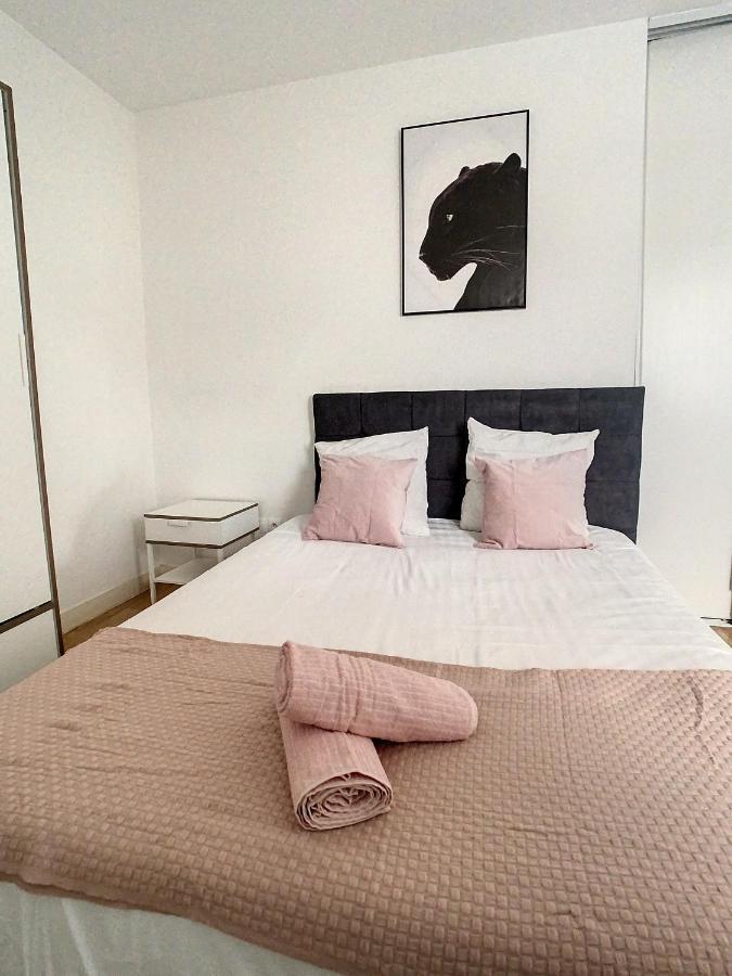 Grand Appartement Paris Et Disneyland 4Pers ヌイイ・シュル・マルヌ エクステリア 写真