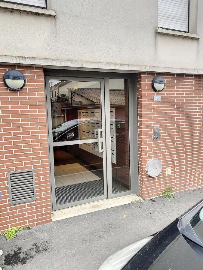 Grand Appartement Paris Et Disneyland 4Pers ヌイイ・シュル・マルヌ エクステリア 写真