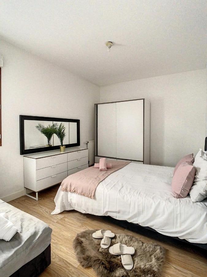 Grand Appartement Paris Et Disneyland 4Pers ヌイイ・シュル・マルヌ エクステリア 写真