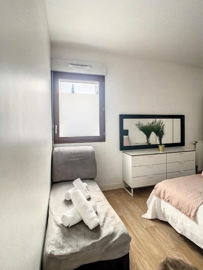 Grand Appartement Paris Et Disneyland 4Pers ヌイイ・シュル・マルヌ エクステリア 写真